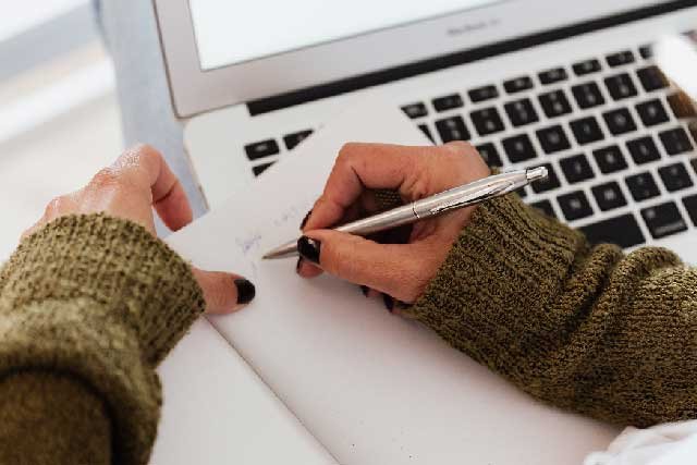 https://royalcomputerinstitute.com/wp-content/uploads/2023/02/computer-courses-services.jpg