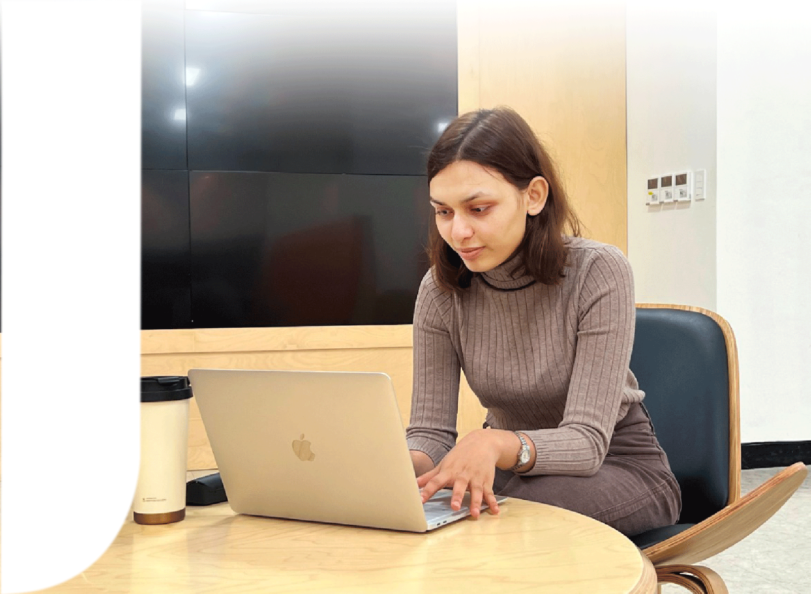 https://royalcomputerinstitute.com/wp-content/uploads/2023/02/img-slider-101.png